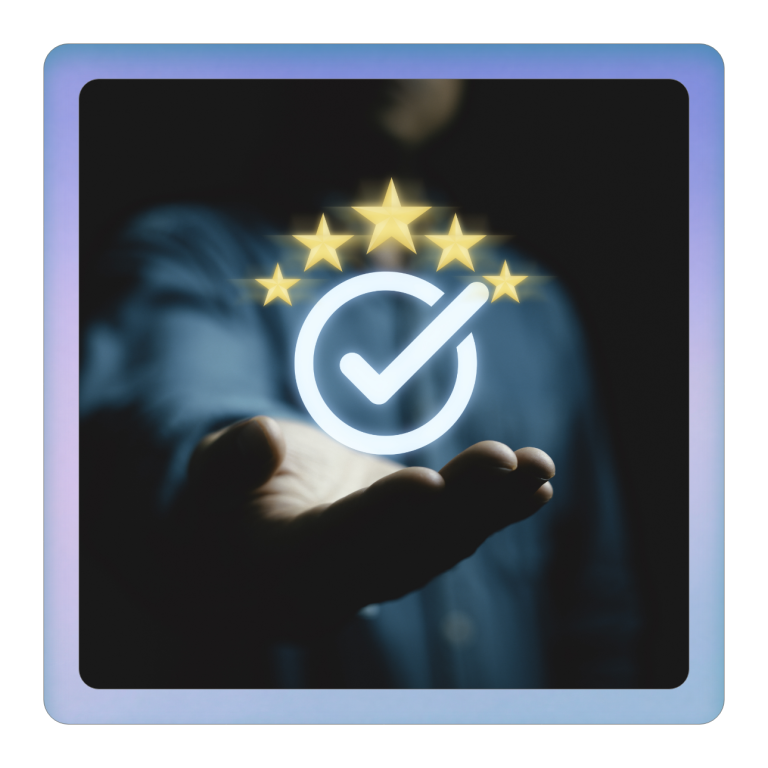 Hand mit einem Häkchen und fünf Sternen, die Qualität oder Zufriedenheit symbolisieren.